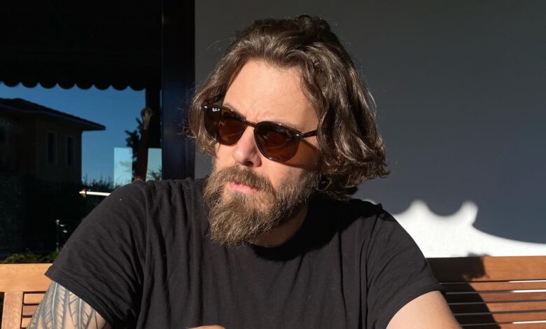 Tuğkan Gönültaş Elraenn kaç yaşında, boyu, doğum tarihi, babası nereli, nerede yaşıyor, aslen nereli, sevgilisi, hangi takımlı, kardeşi